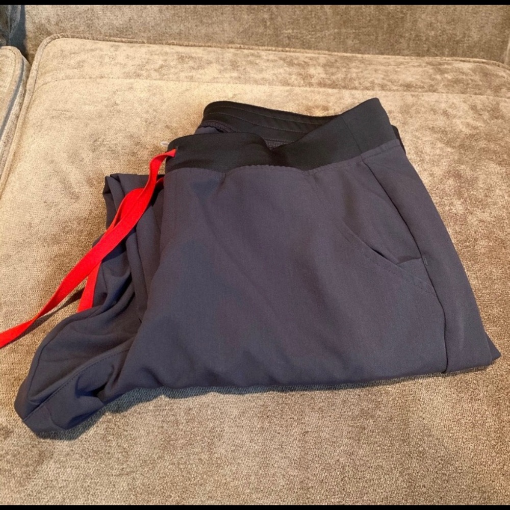 Figs Zamora joggers, charcoal. Large tall.